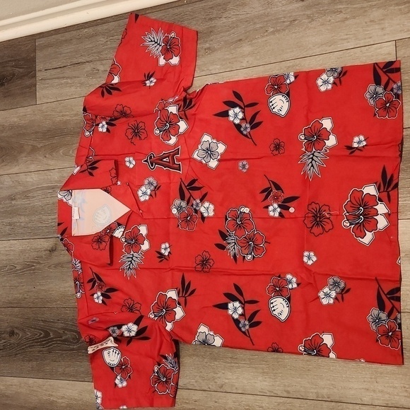 Angel's Hawaiian Button Up Shirt - Picture 1 of 4